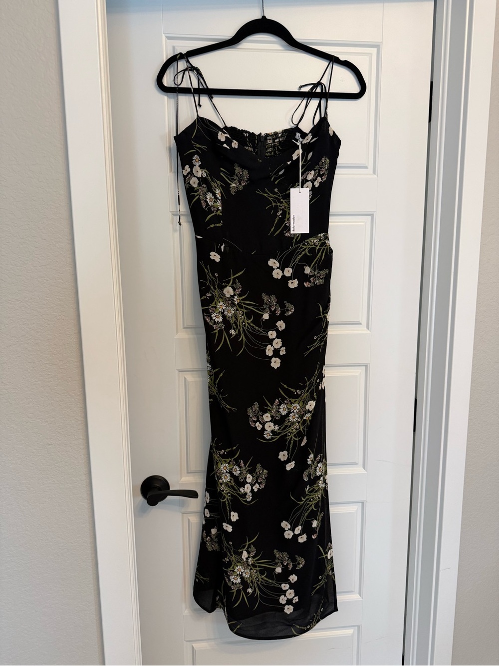 LIKE NEW! Reformation Kourtney Midi Dress with Side Slit - Black Floral - Picture 5 of 10
